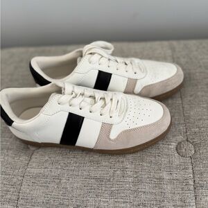 Universal Thread White and Black Sneakers